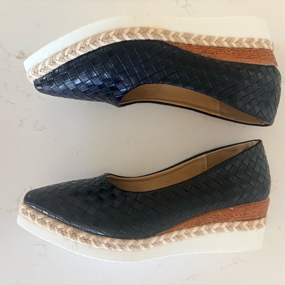 SOLD - Women’s Black Woven Platform Espadrille Flats - Size 8.5 - Picture 9 of 10